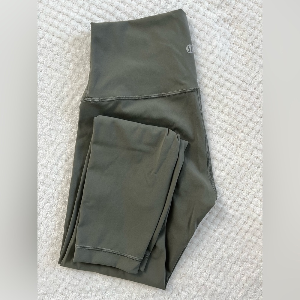 Lululemon Wunder Under tight 25” Size 4 Grey sage